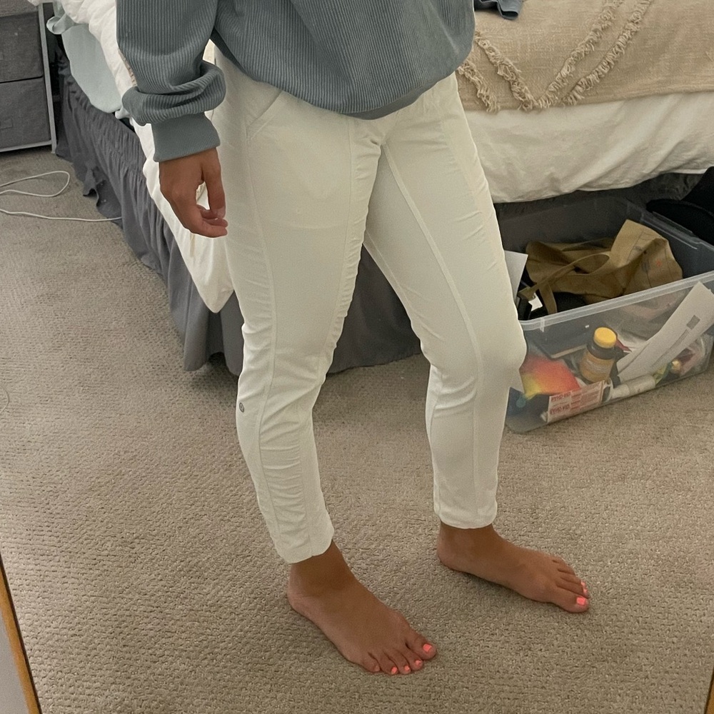 Lululemon pants! - Picture 4 of 10